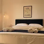 Bluemoon Retreat Отель Тирана