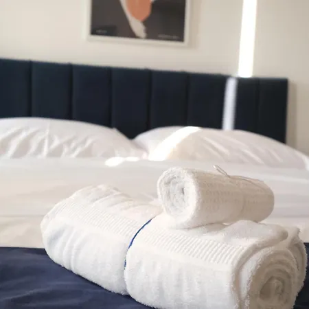 호텔 Bluemoon Retreat 티라나