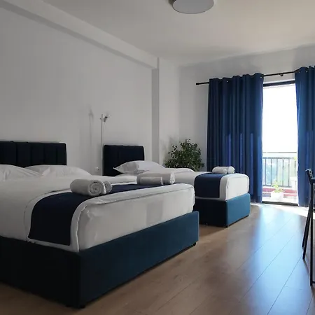 Bluemoon Retreat 酒店 地拉那