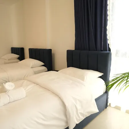 Bluemoon Retreat Szálloda Tirana