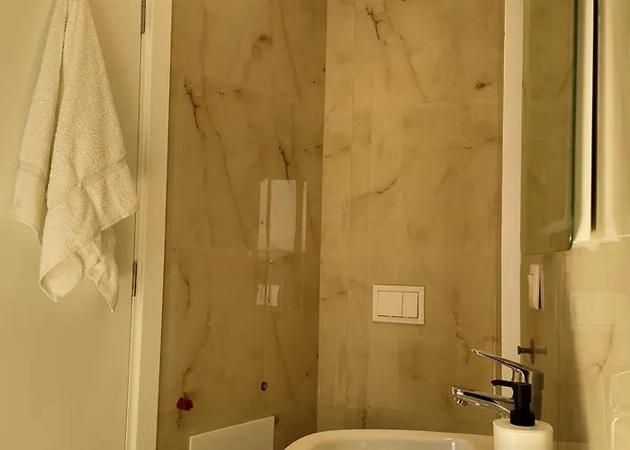 Bluemoon Retreat * 地拉那